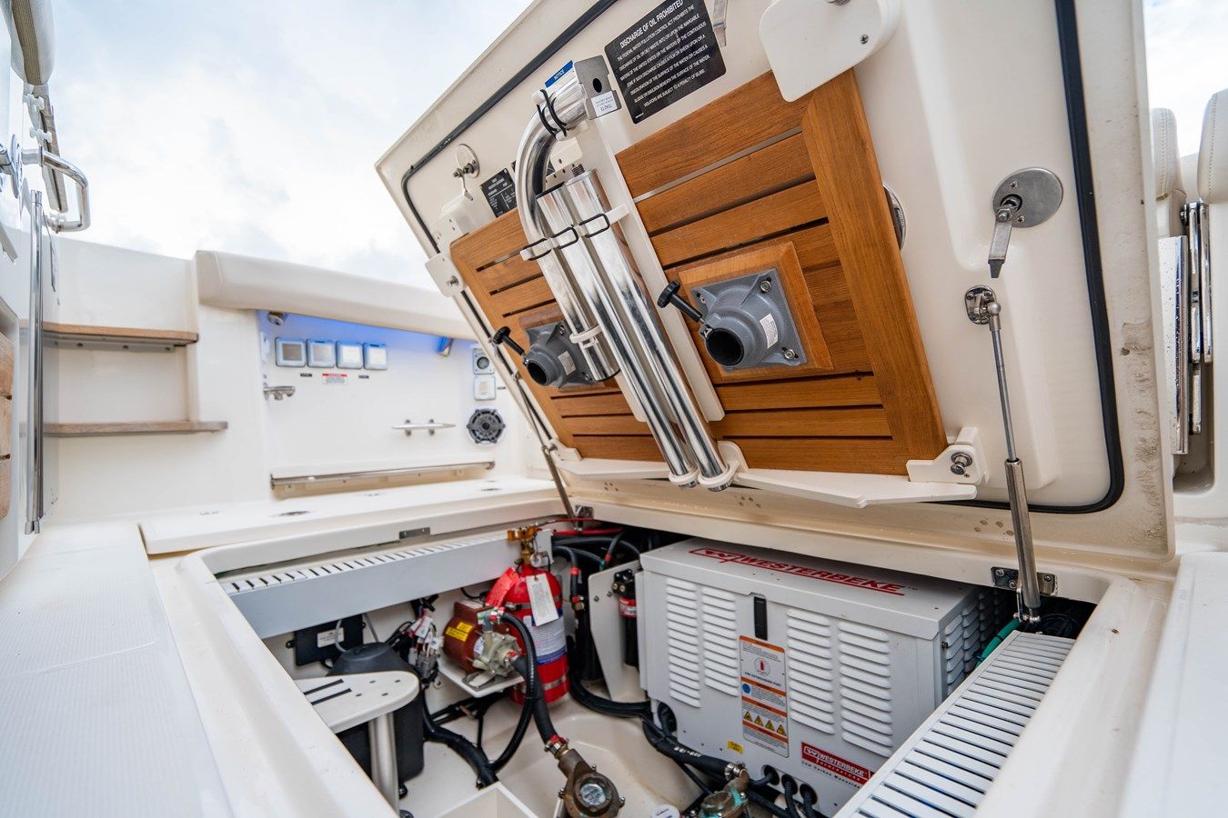 best yacht sales deals 350 Realm - Boston Whaler