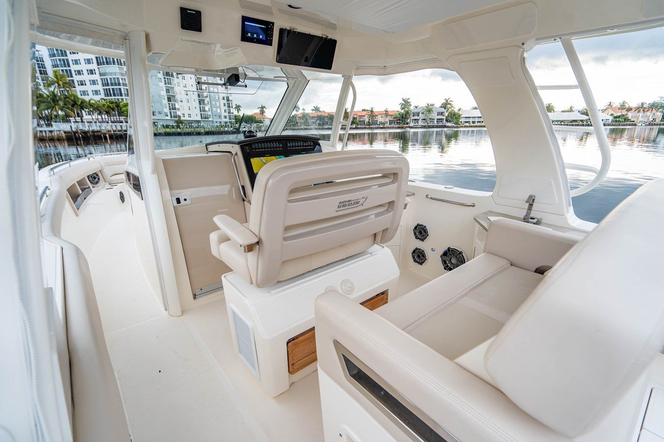 350 Realm - Boston Whaler price