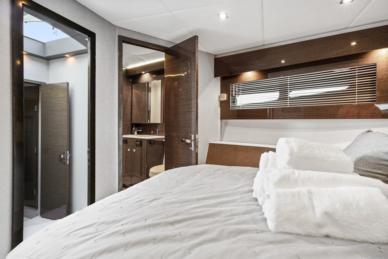 Купить яхту - 50 в Shestakov Yacht Sales