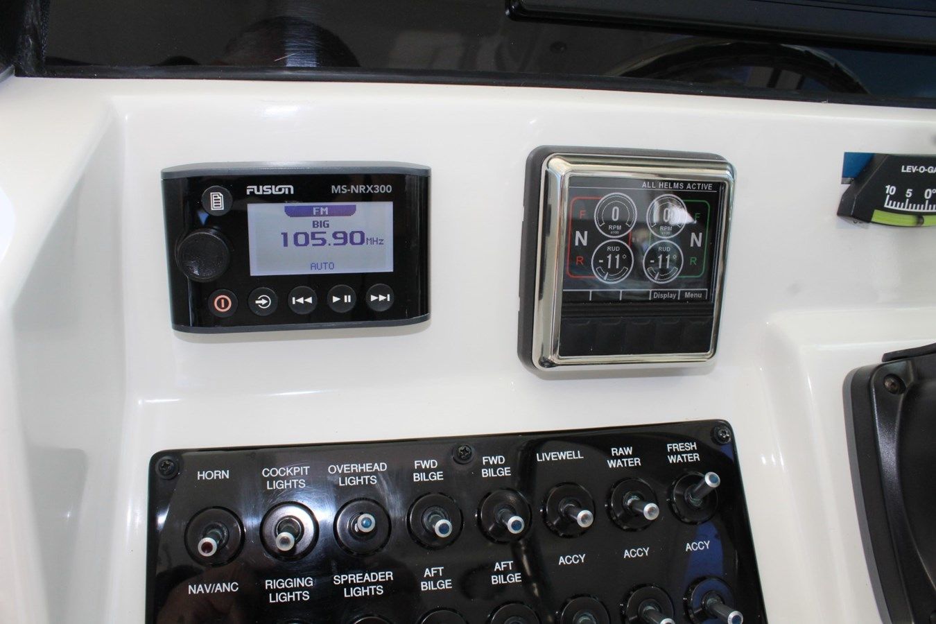 the best price on NO NAME 32