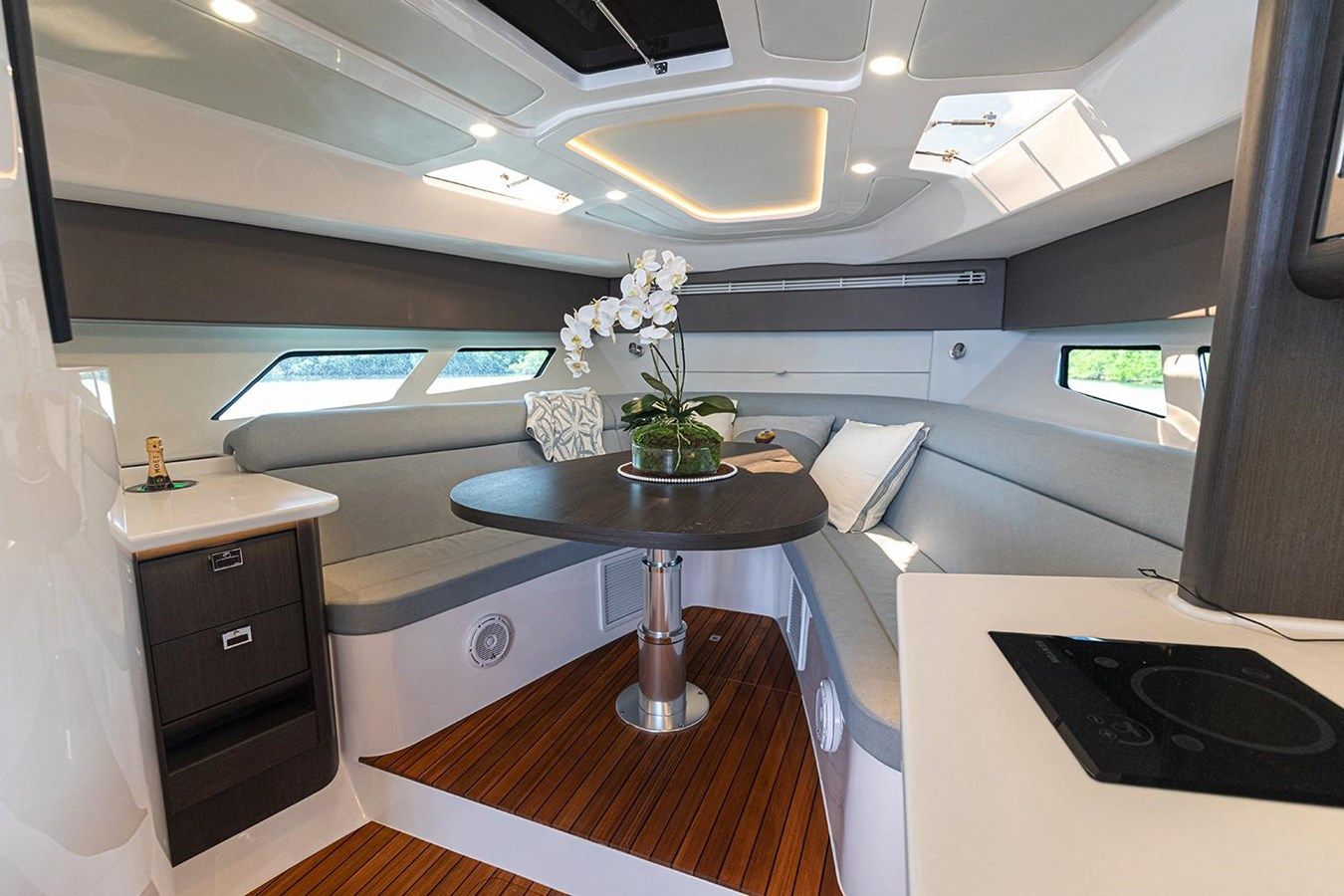 the best price on NO NAME 2022