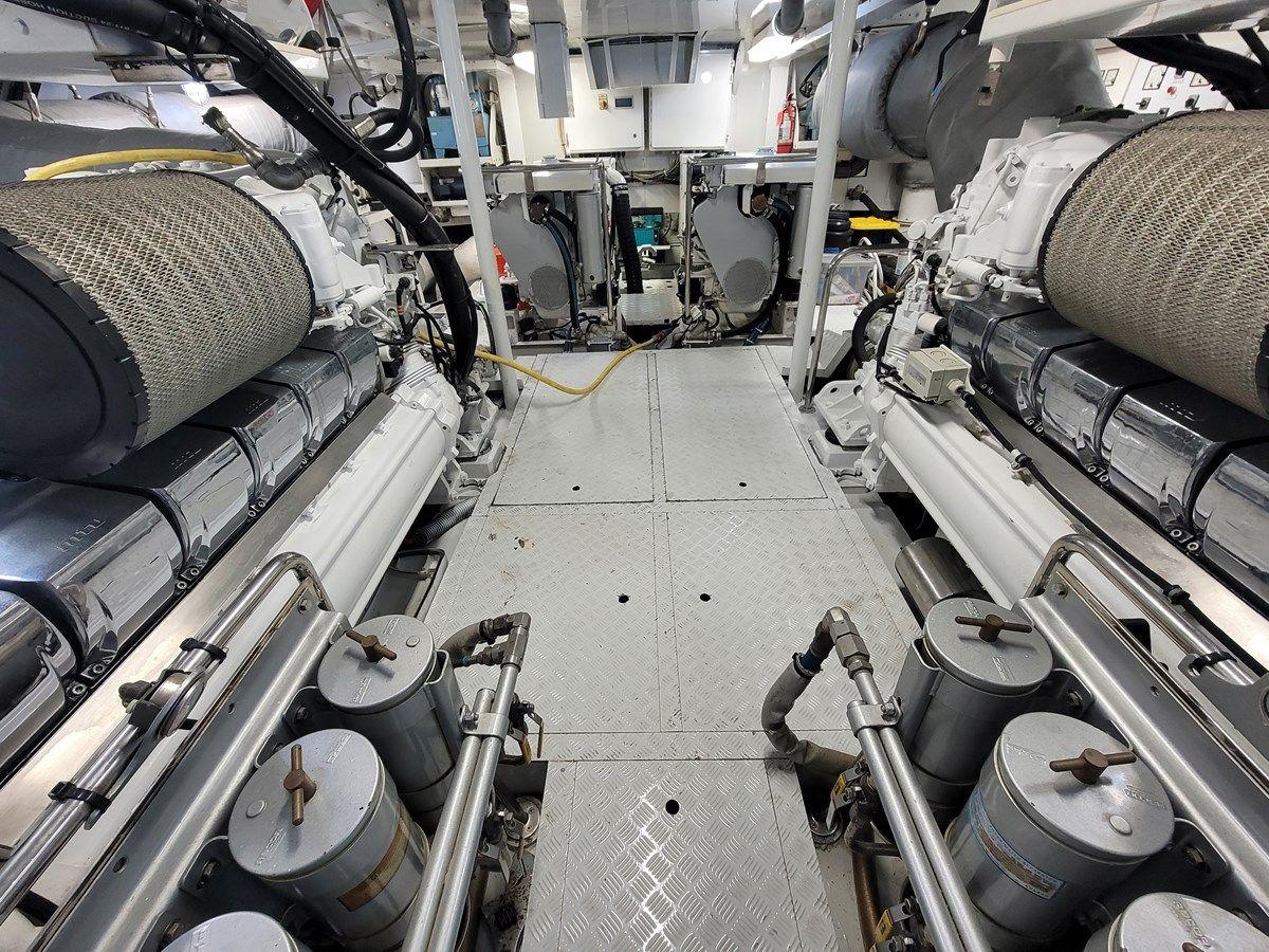 Buy a yacht Highline