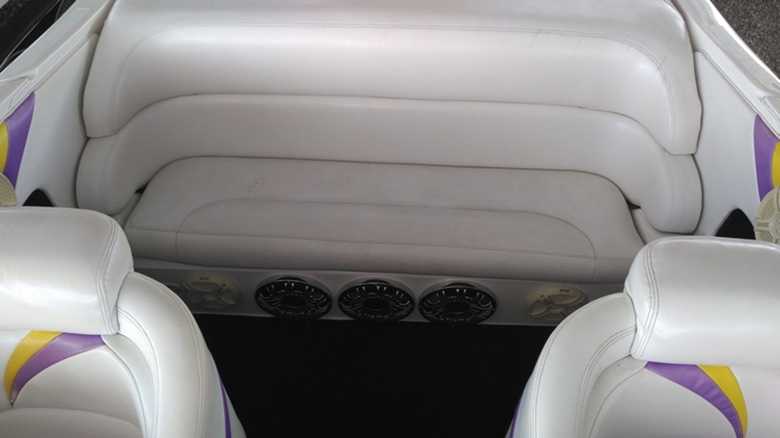 Buy a yacht A SALT WEAPON 32 Dominator