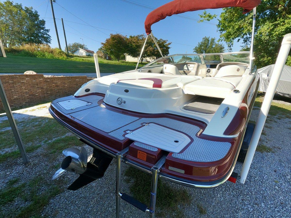 the best price on 2008 Bryant 210 Bowrider - BRYANT