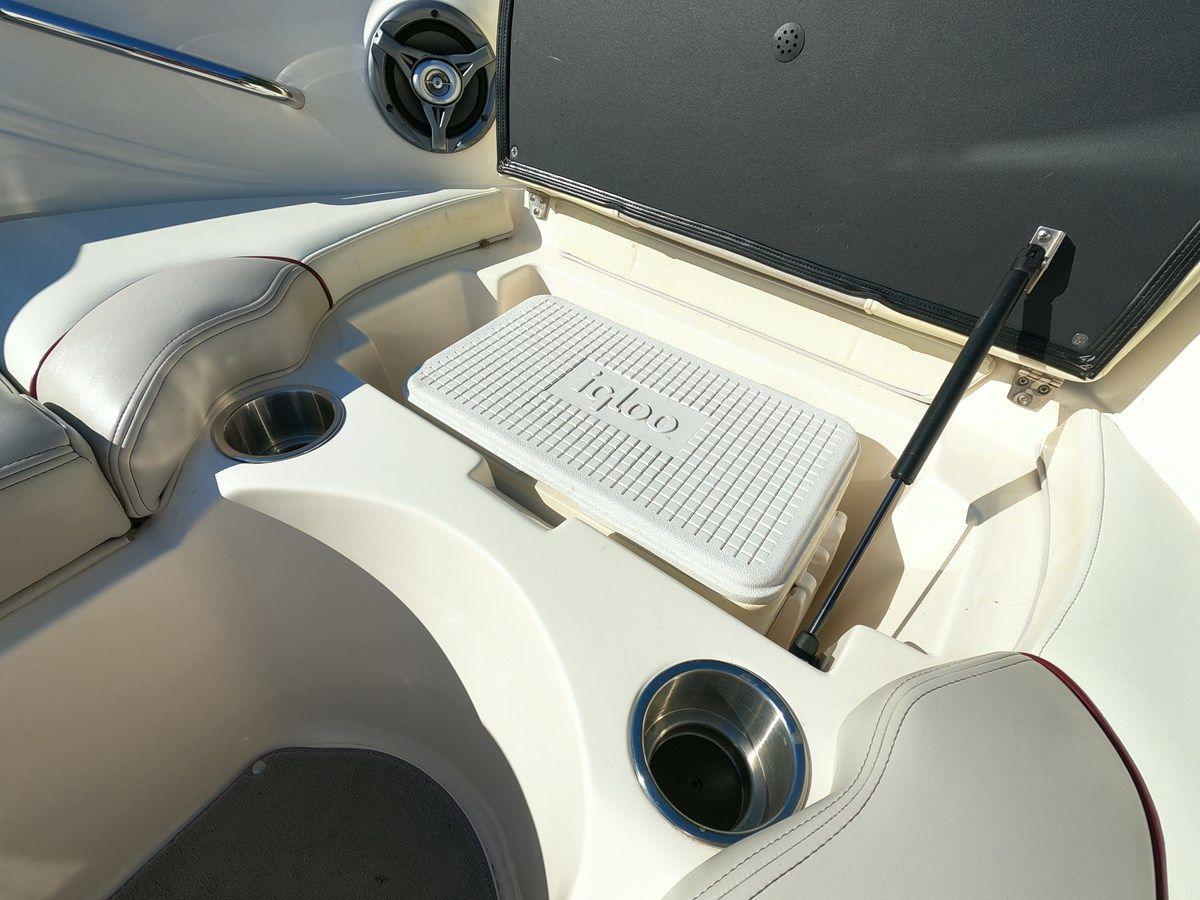 Buy a yacht 2008 Bryant 210 Bowrider 210 Bowrider