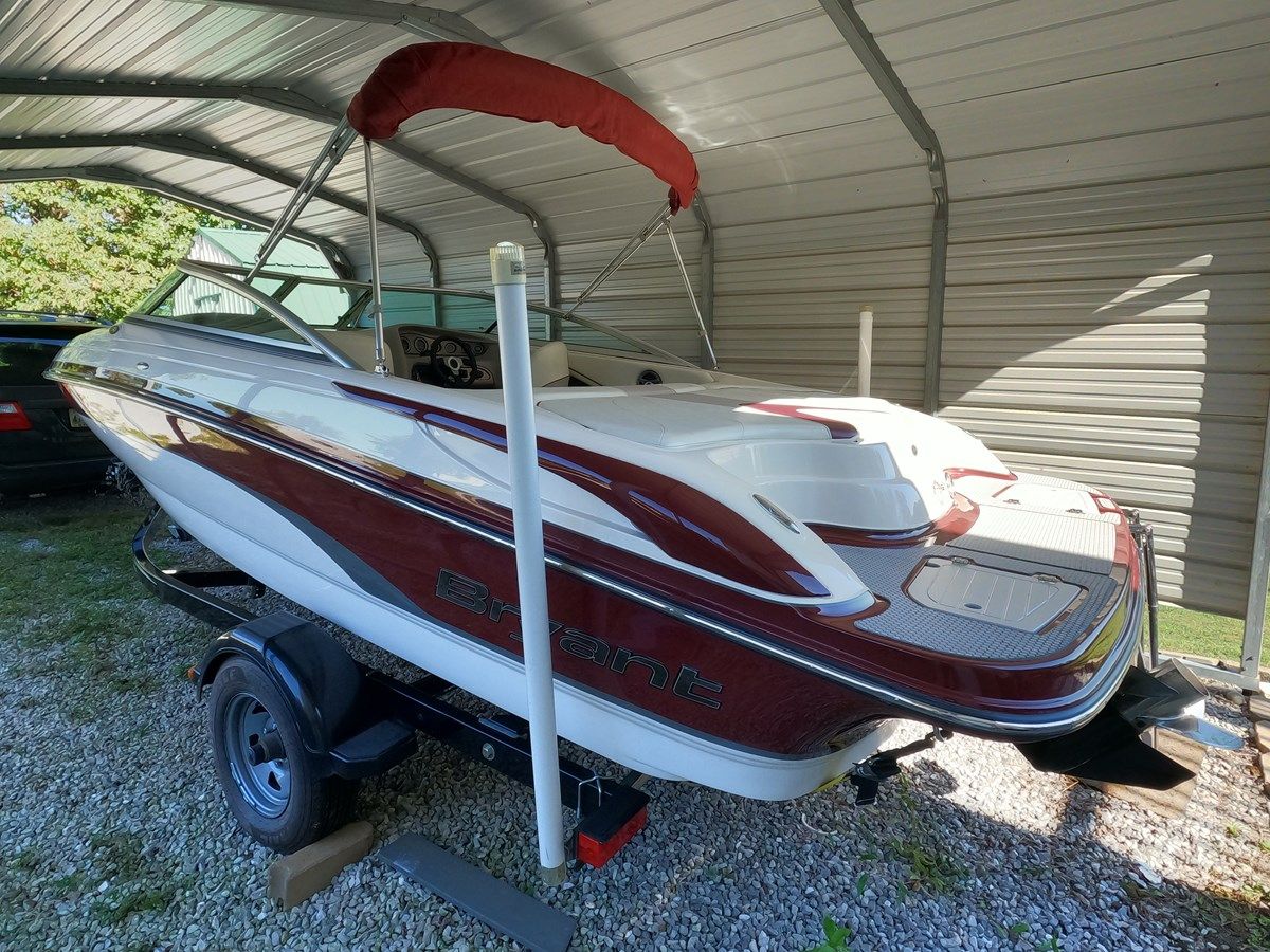 2008 Bryant 210 Bowrider