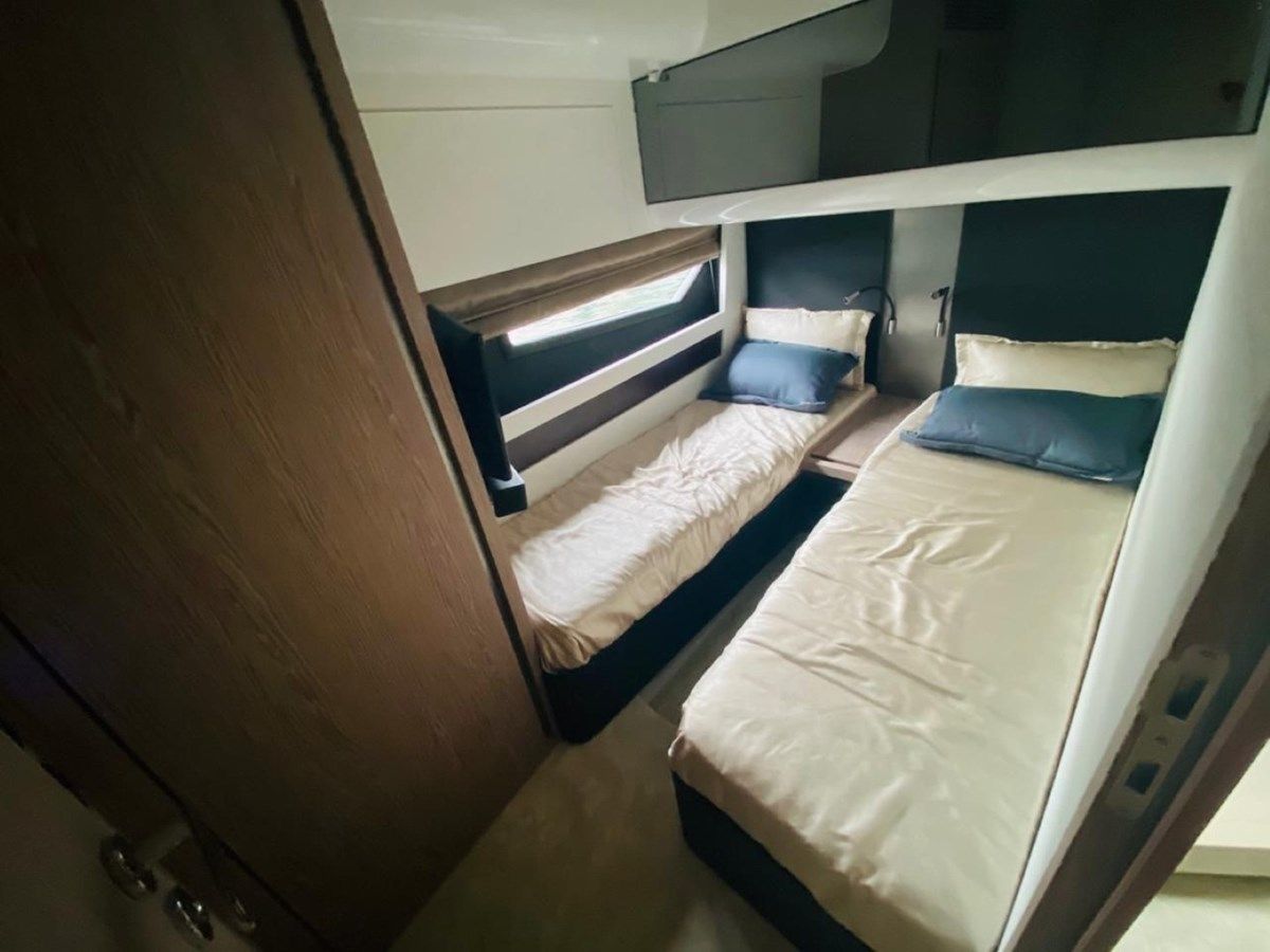 Buy a NO NAME - Azimut Yachts at Shestakov Yacht Sales