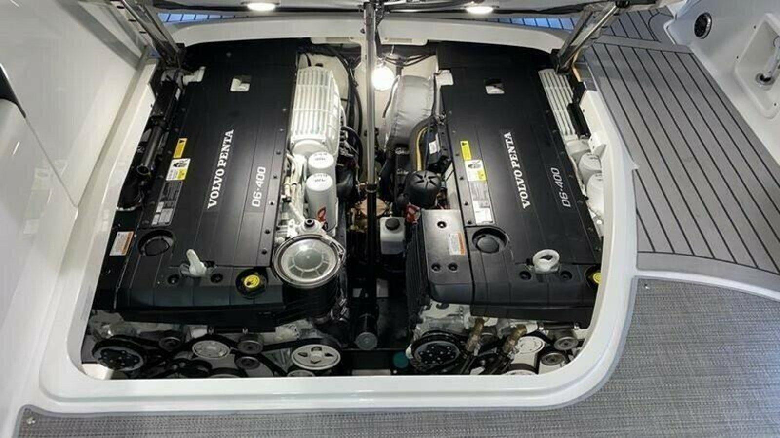 Buy a yacht Formula 400 SS Formula 400 SS