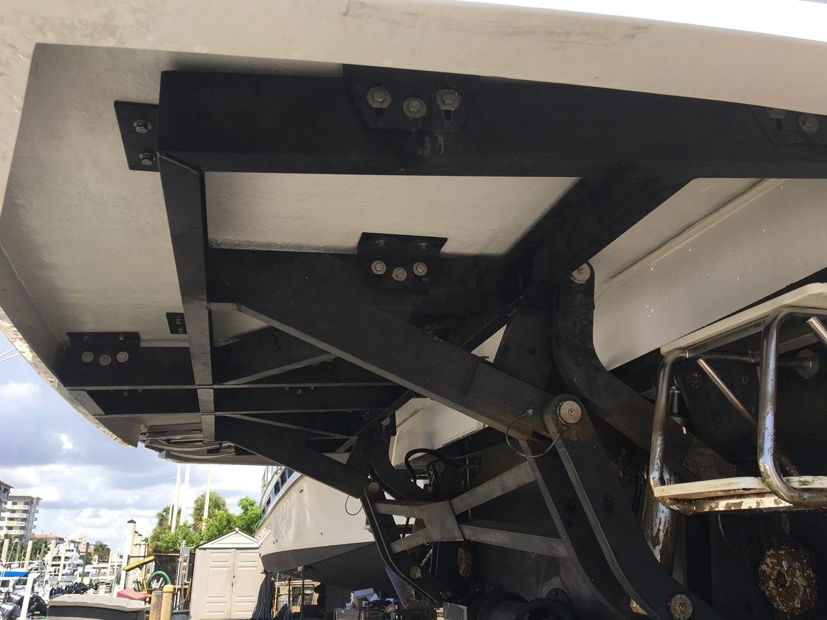 the best price on Lydia Swag Predator 50