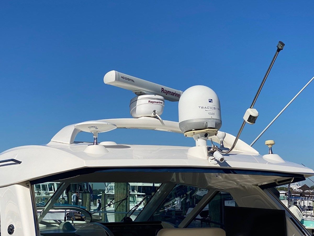 Buy a BELLAGIO - SEA RAY at Shestakov Yacht Sales