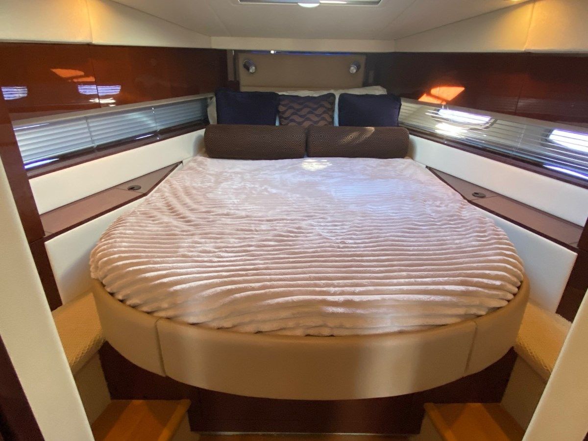 Buy a BELLAGIO - SEA RAY at Shestakov Yacht Sales