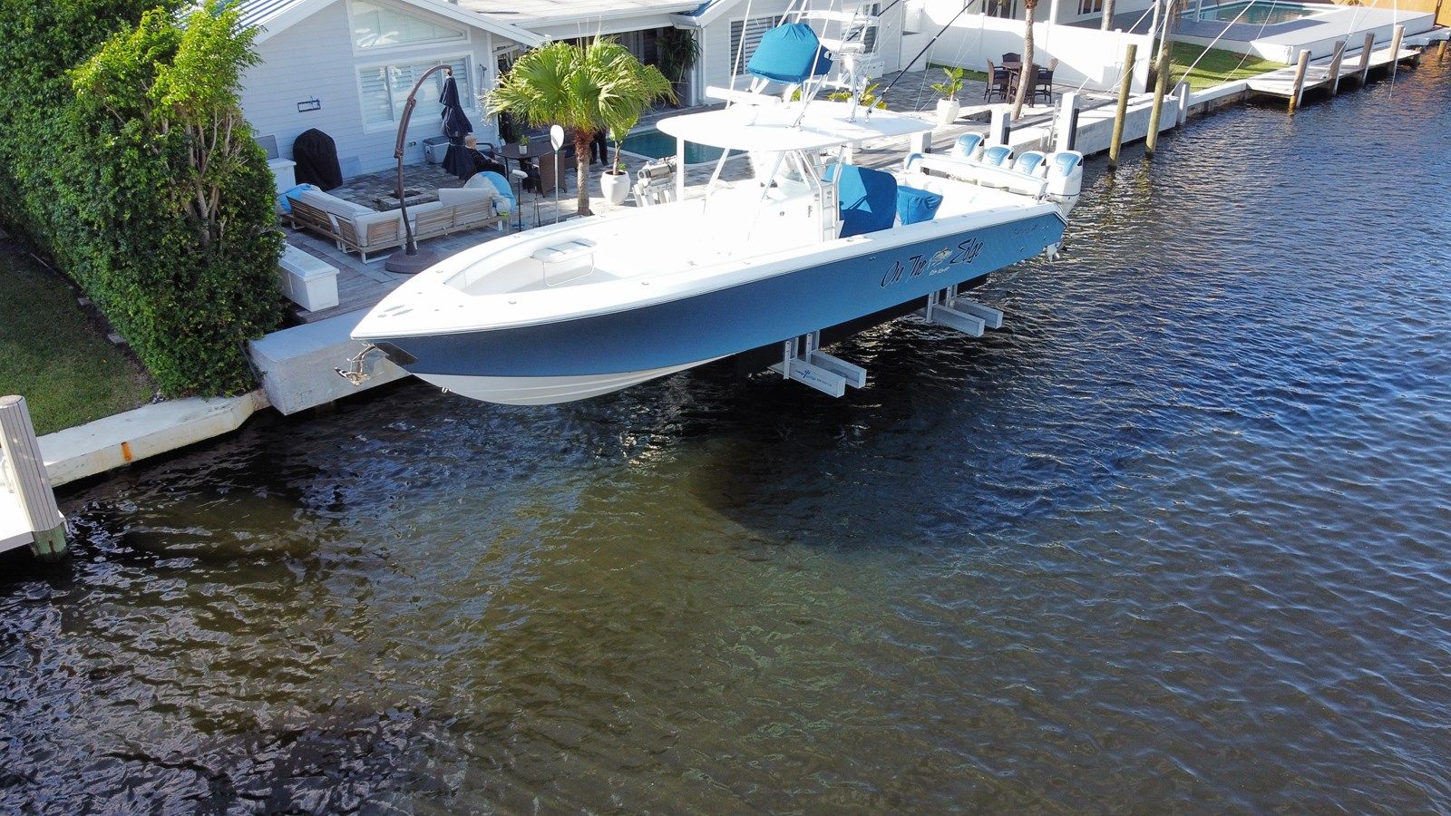 Buy a yacht On The Edge - BAHAMA BOAT WORKS