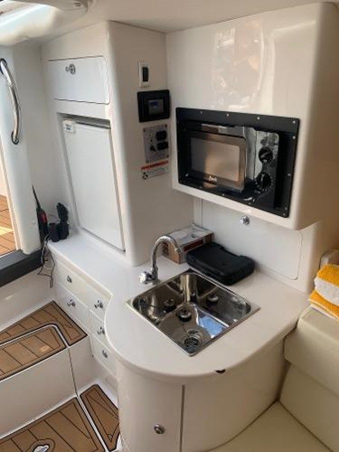 Buy a yacht Never Give Up - INTREPID POWERBOATS INC