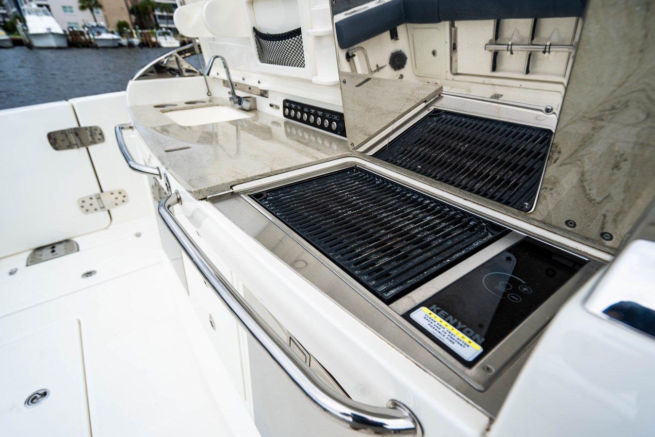 Buy a  420 Outrage - Boston Whaler at Shestakov Yacht Sales