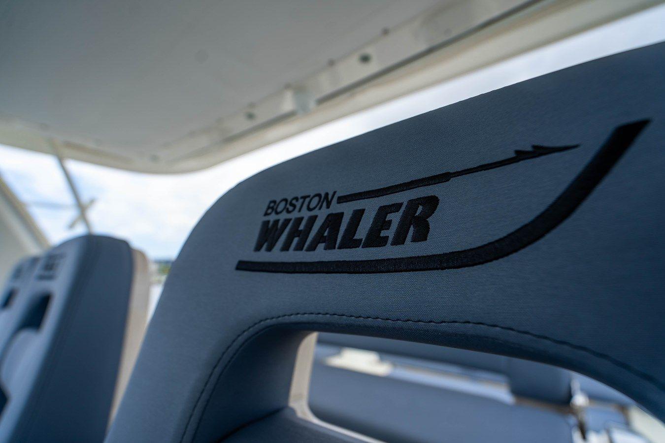 Buy a yacht  420 Outrage - Boston Whaler