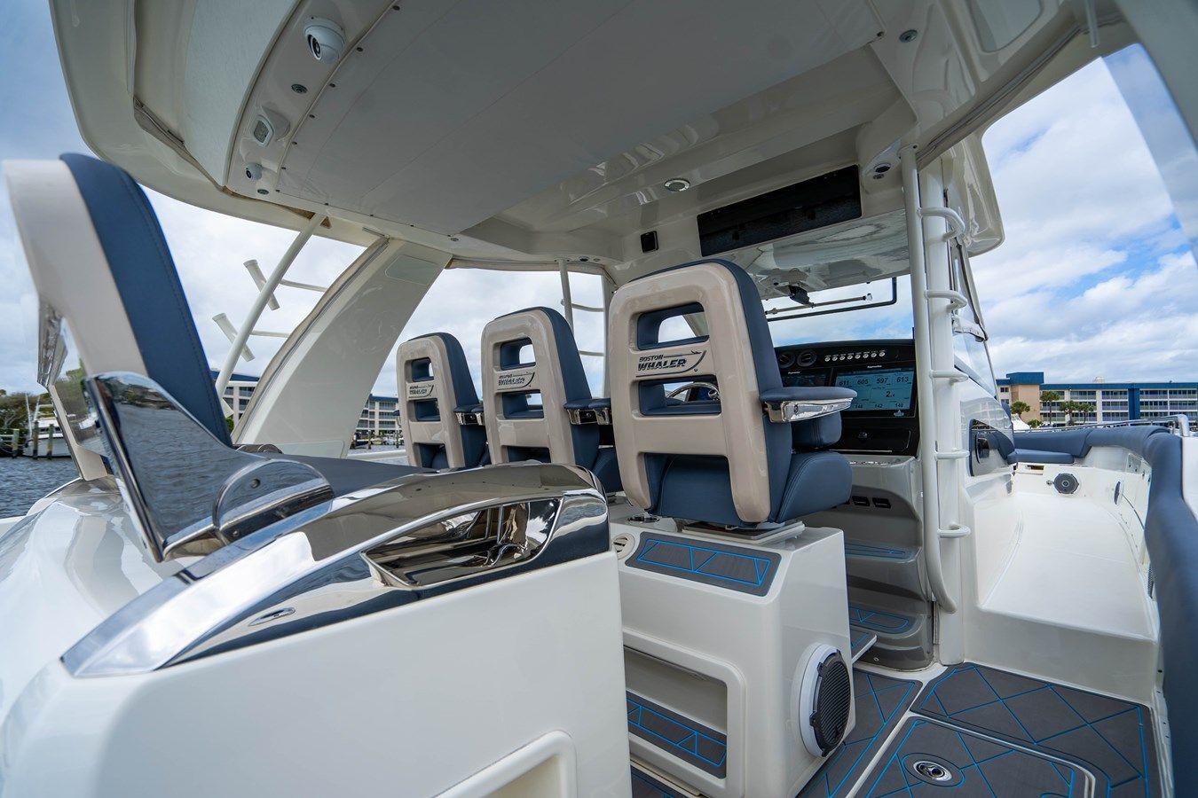 Buy a yacht  420 Outrage 42