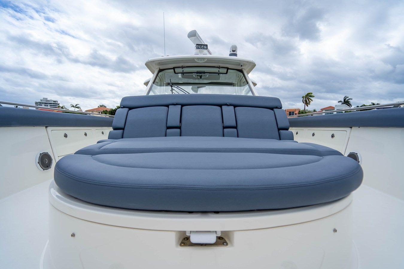 the best price on  420 Outrage 2016