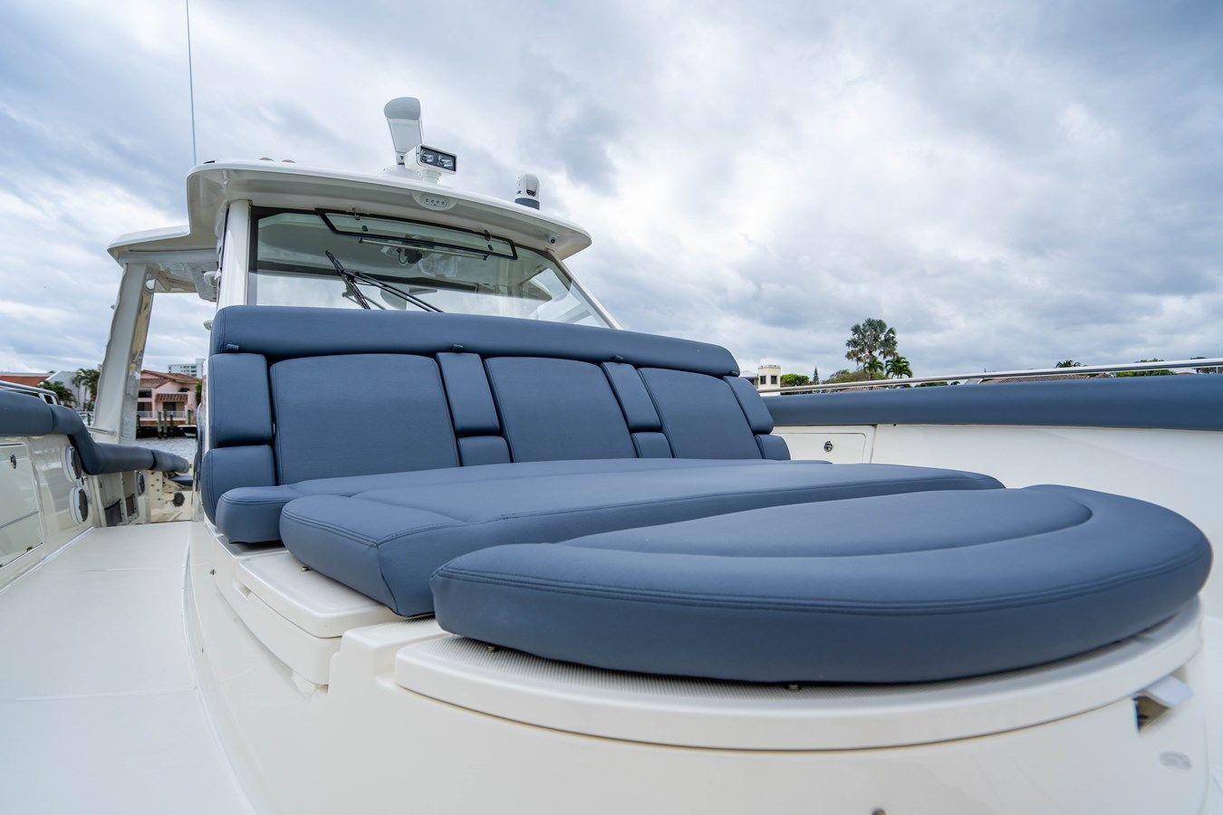 Buy a  420 Outrage - Boston Whaler at Shestakov Yacht Sales