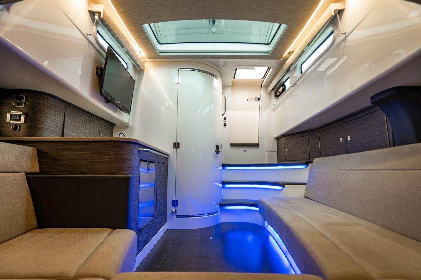 best yacht sales deals  420 Outrage - Boston Whaler