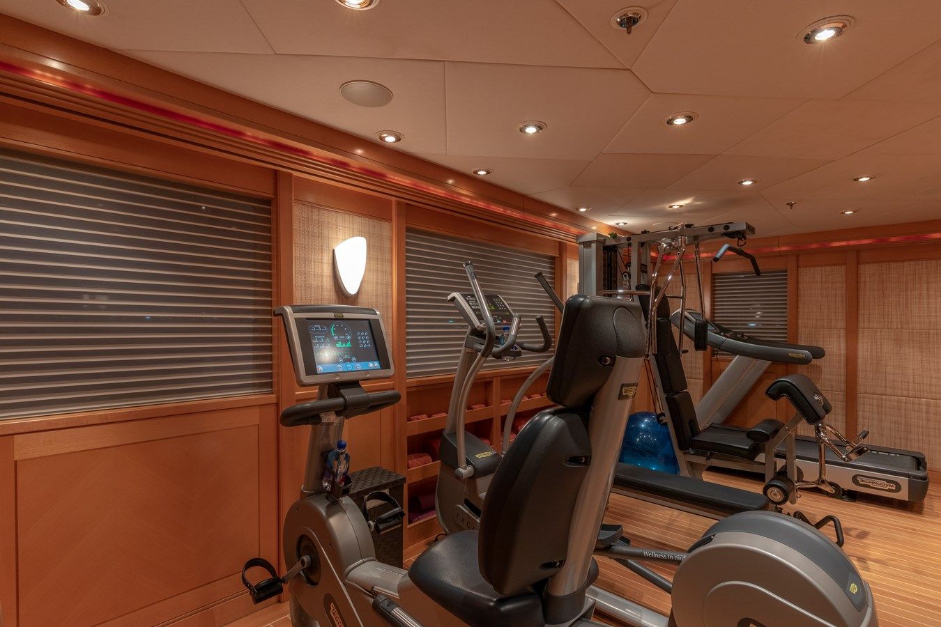 Купить LAUREL 2006