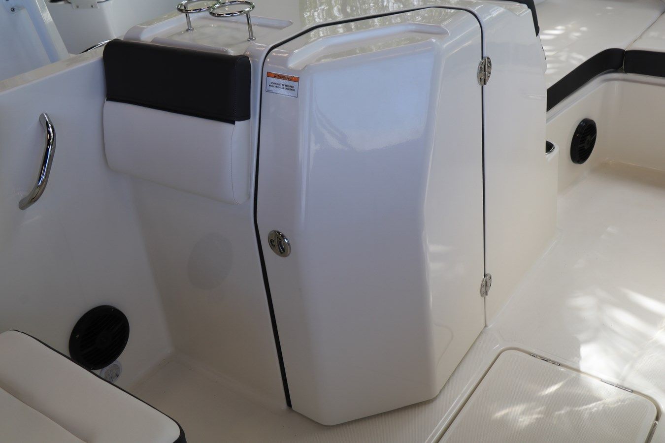 Стоимость яхты BAYLINER DX 2200 - BAYLINER