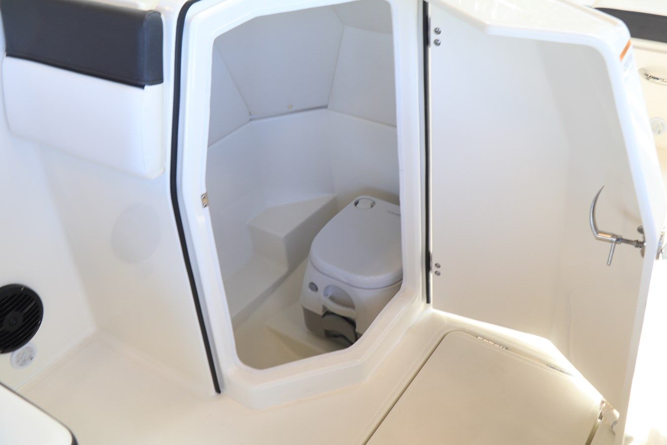 Лучшая цена на BAYLINER DX 2200 - BAYLINER