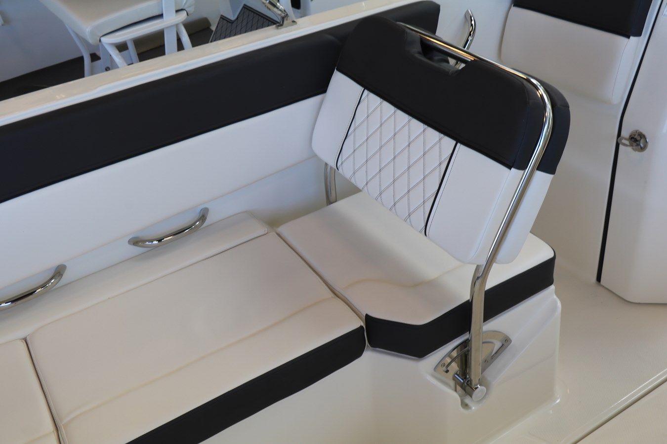 Стоимость яхты BAYLINER DX 2200