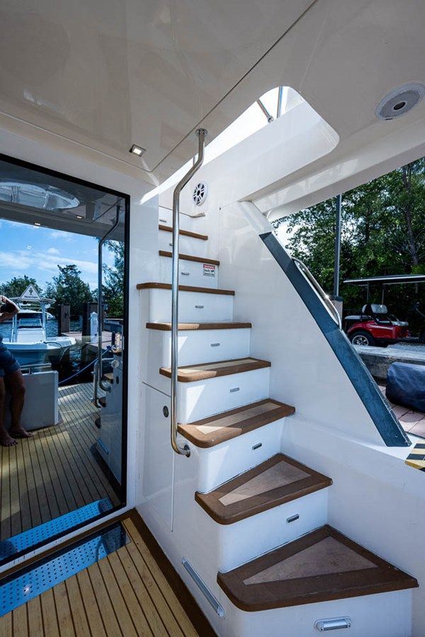 the best price on 44 Powercat - OVERBLUE