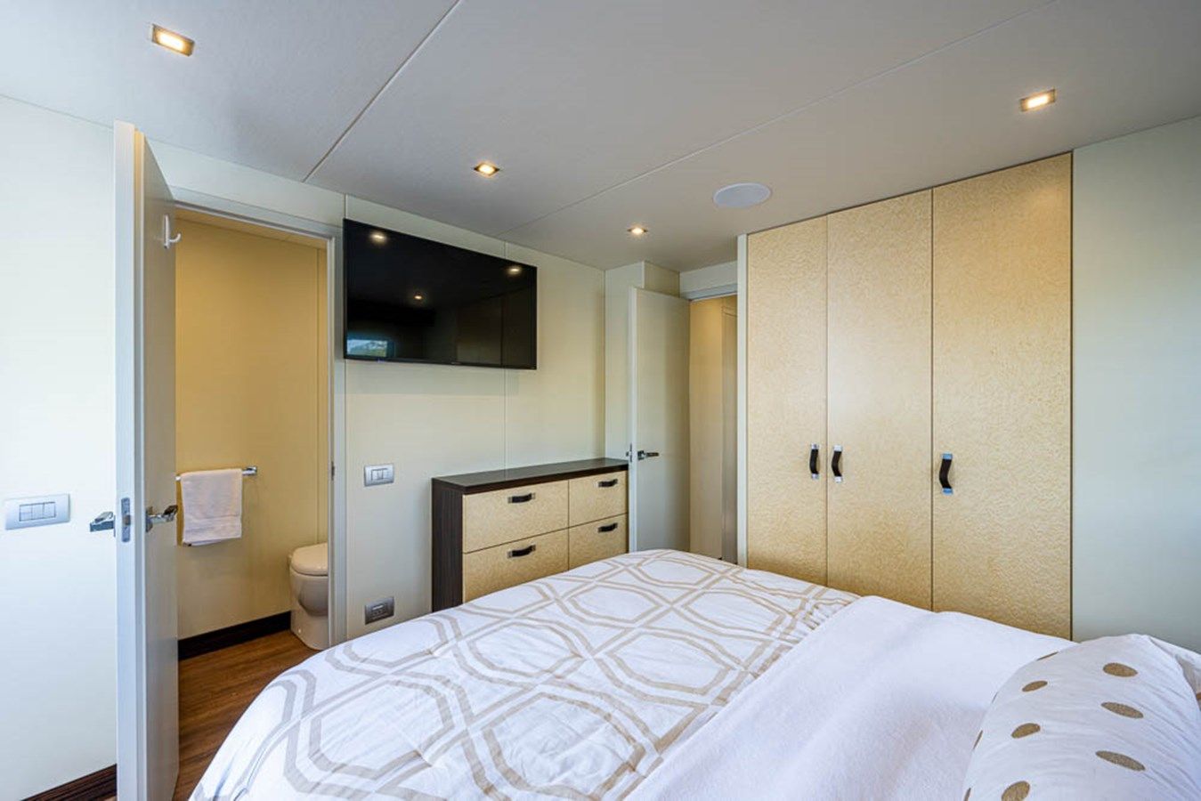 44 Powercat - OVERBLUE yacht sale