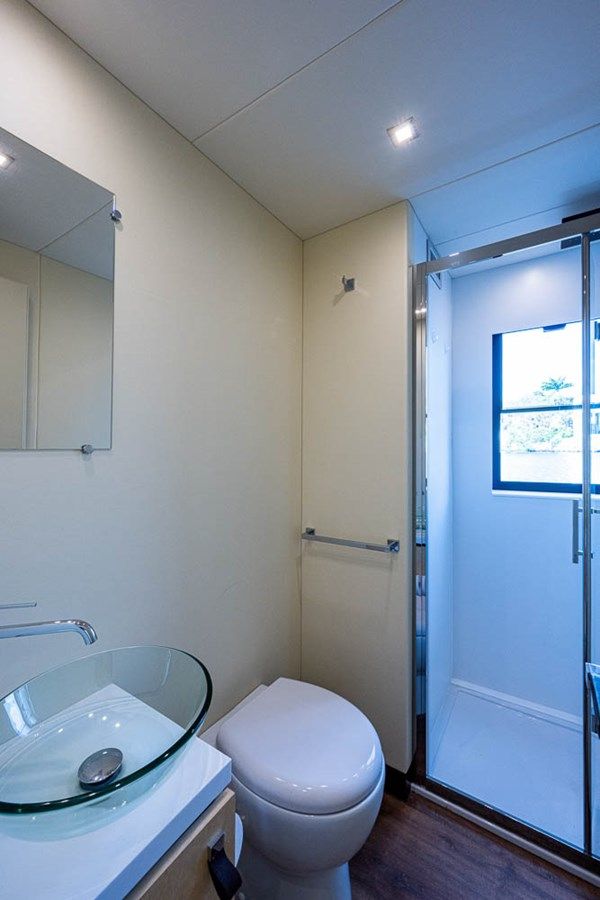 Buy a yacht 44 Powercat 44