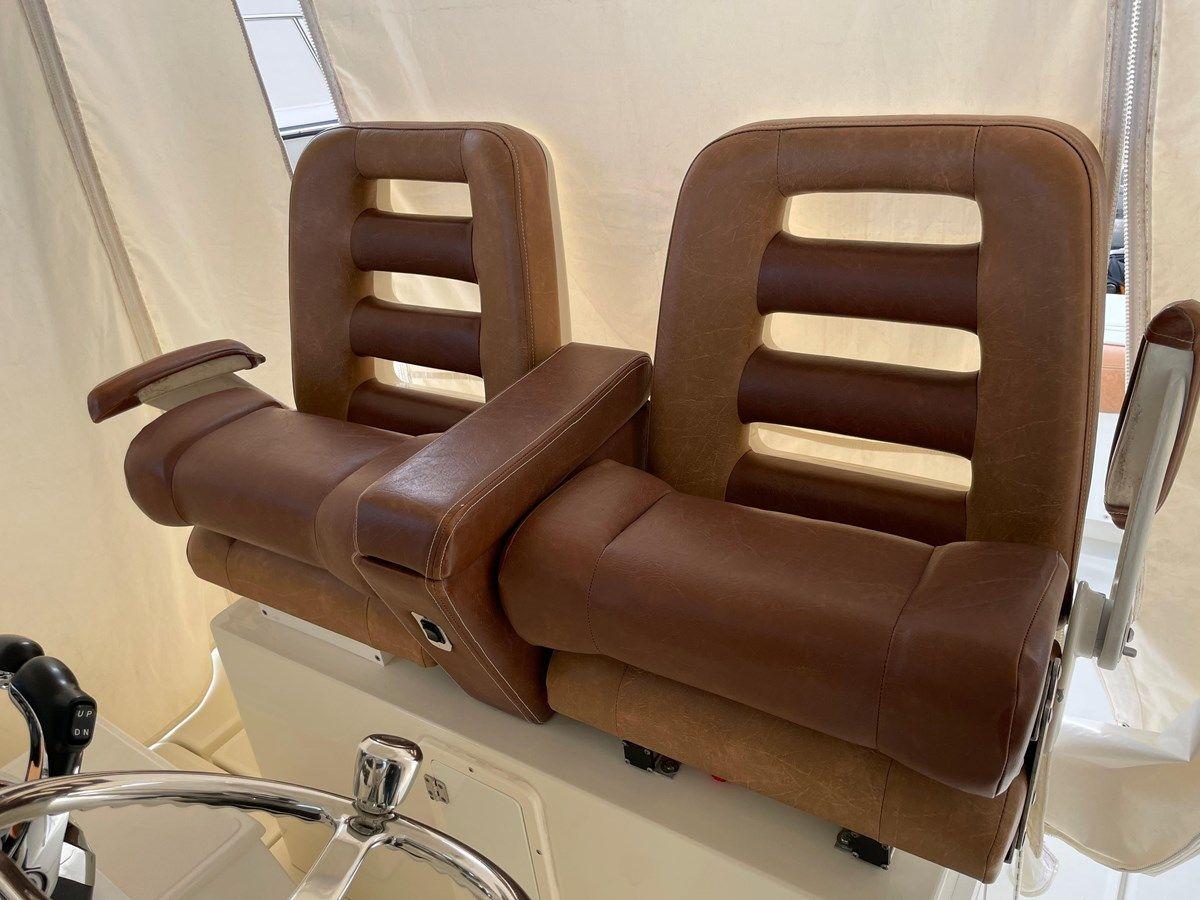 Купить яхту Hydra-Sports 35 3500VX в Shestakov Yacht Sales