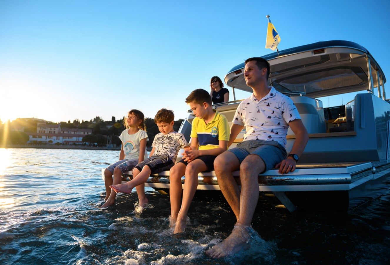 Buy a yacht Alfastreet 28 cabin electric - ALFASTREET MARINE