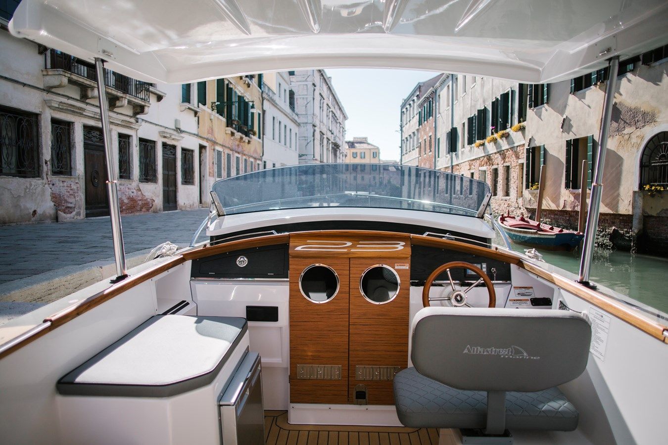 Купить Alfastreet 23 Cabin Evolution SEMI-HYBRID - ALFASTREET MARINE