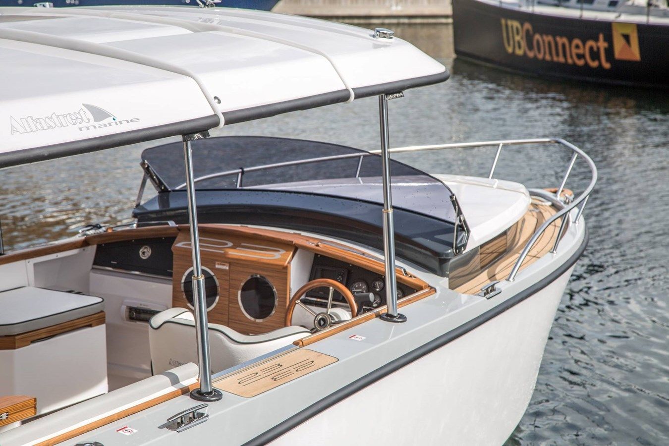 Купить яхту Alfastreet 23 Cabin Evolution SEMI-HYBRID в Shestakov Yacht Sales