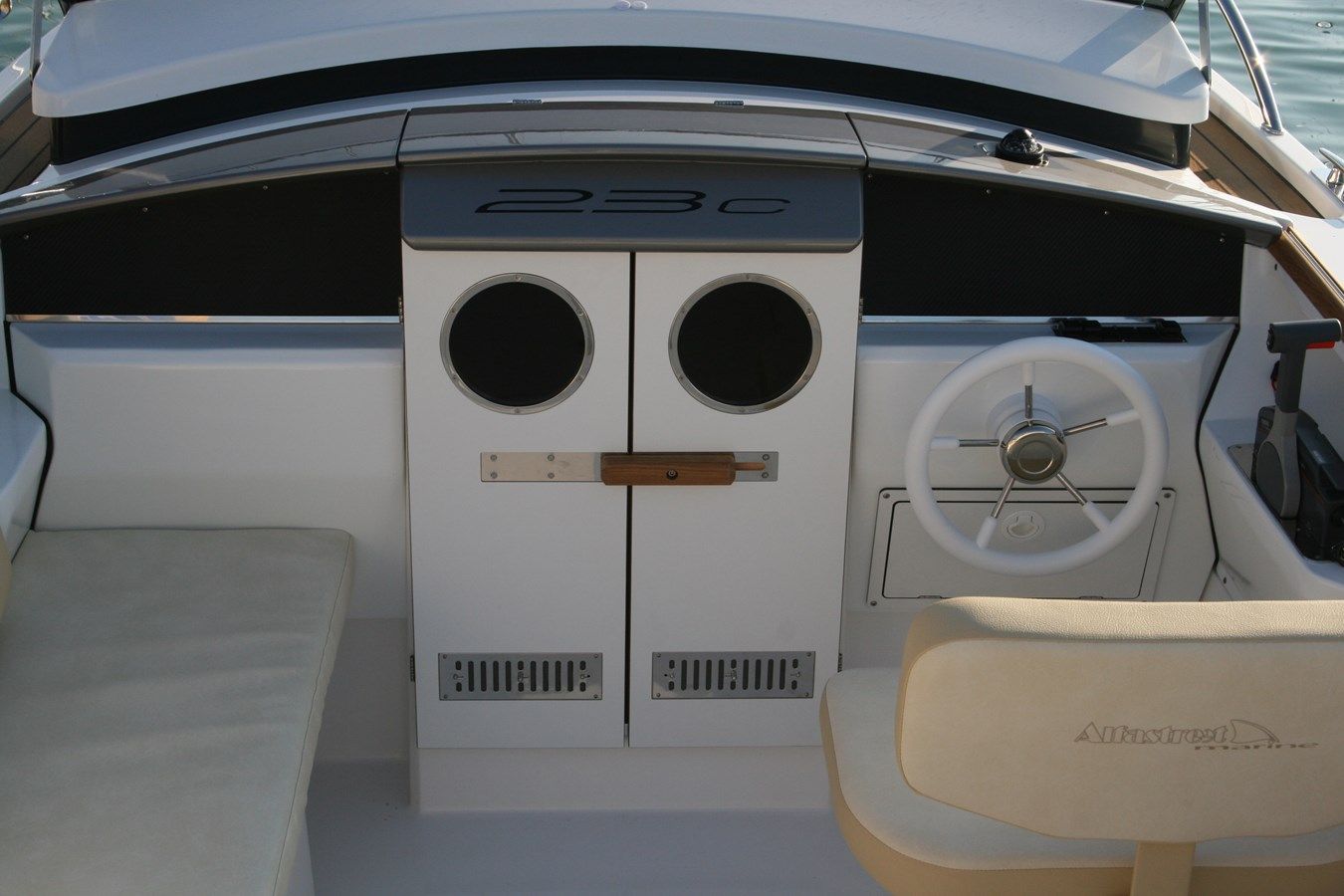 Купить Alfastreet 23 Cabin Evolution SEMI-HYBRID - ALFASTREET MARINE