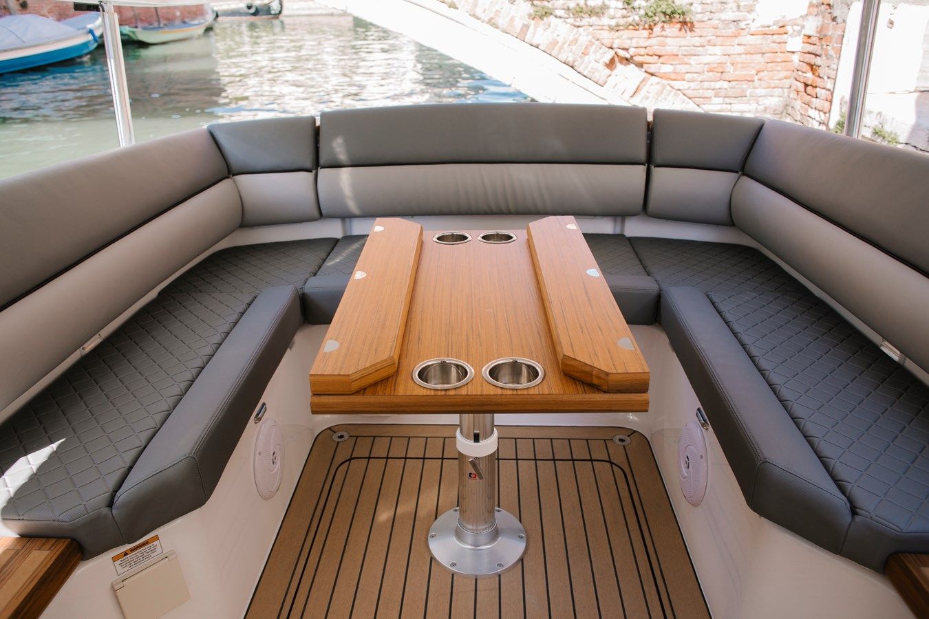 best yacht sales deals Alfastreet 23 Cabin Evolution Motor