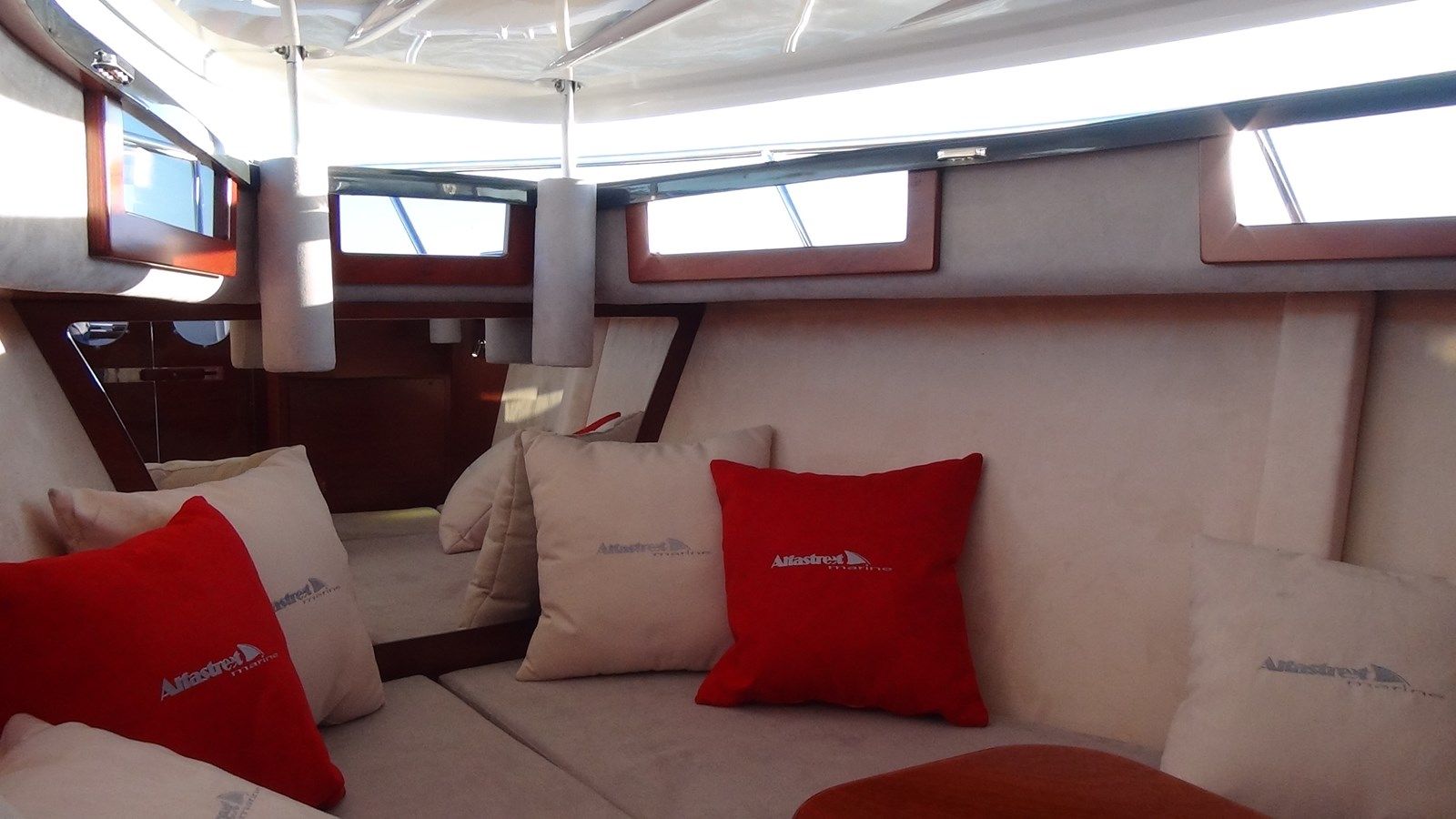 the best price on Alfastreet 23 Cabin Evolution Motor 25