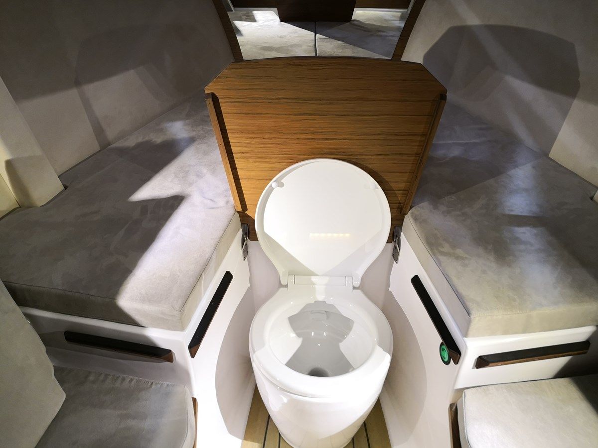 the best price on Alfastreet 23 cabin evolution electric 2022