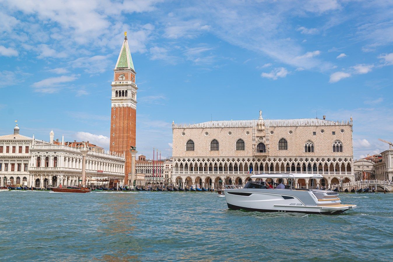 Buy a Alfastreet 23 open motor 2022 at Shestakov Yacht Sales