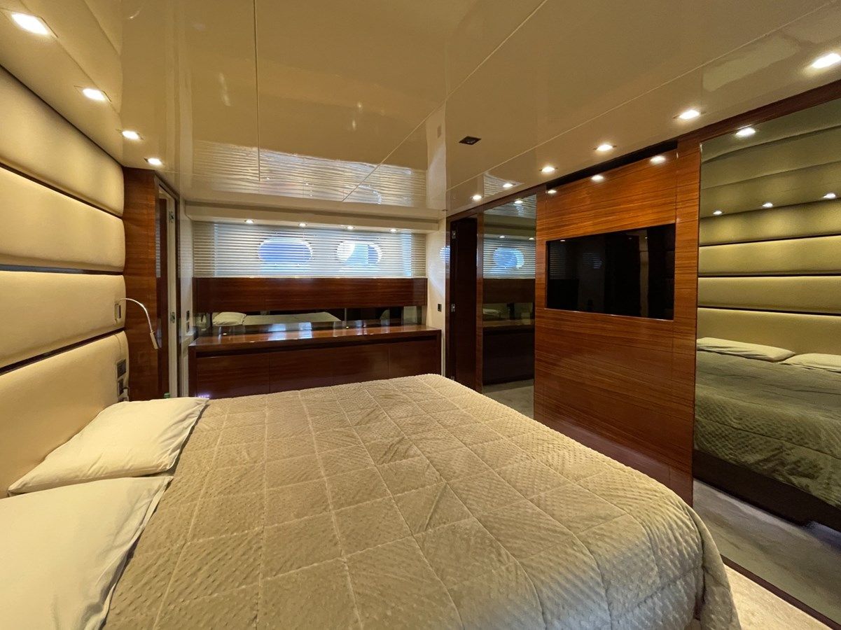 Купить яхту SANLORENZO 88 88 в Shestakov Yacht Sales