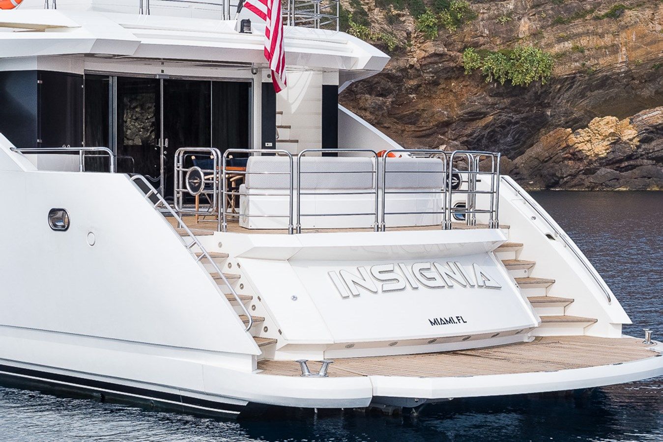 Buy a yacht INSIGNIA - Sunseeker