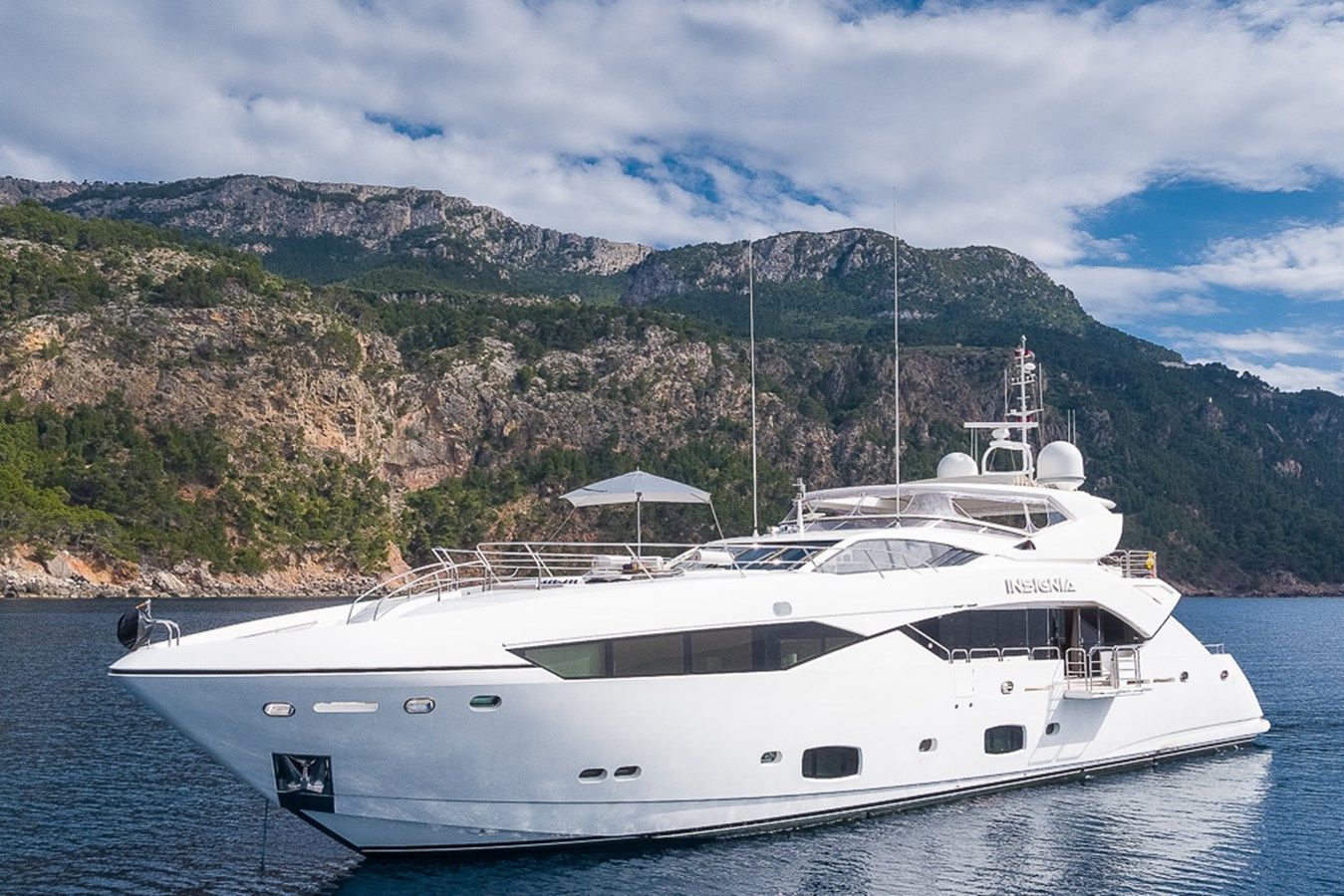 Buy a yacht INSIGNIA - Sunseeker