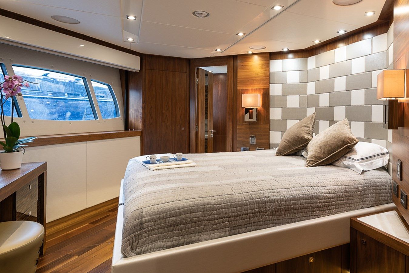the best price on INSIGNIA - Sunseeker