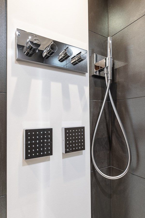 the best price on INSIGNIA