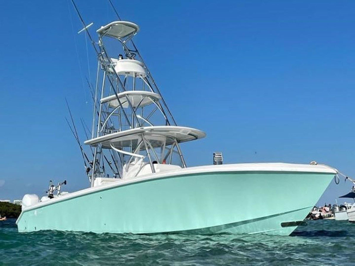 best yacht sales deals LION'S SHARE - BAHAMA BOAT WORKS