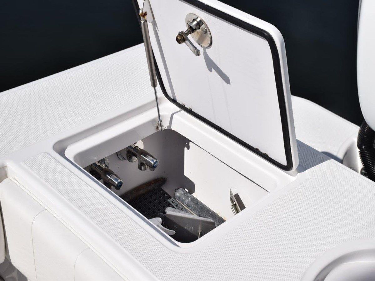 Buy a LION'S SHARE Center Console at Shestakov Yacht Sales