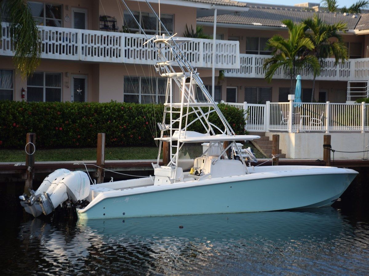 the best price on LION'S SHARE - BAHAMA BOAT WORKS