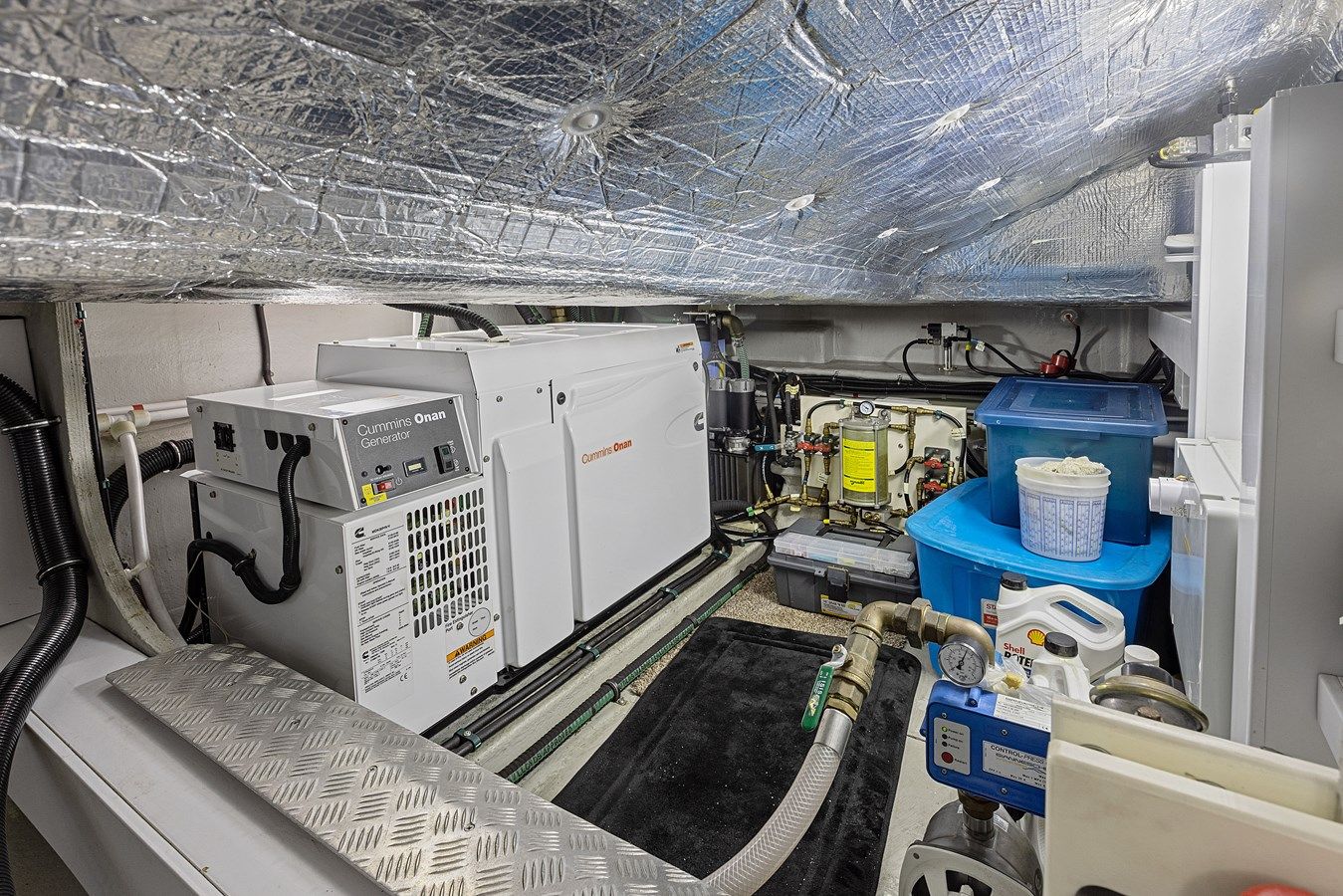 Buy a yacht Diggin It