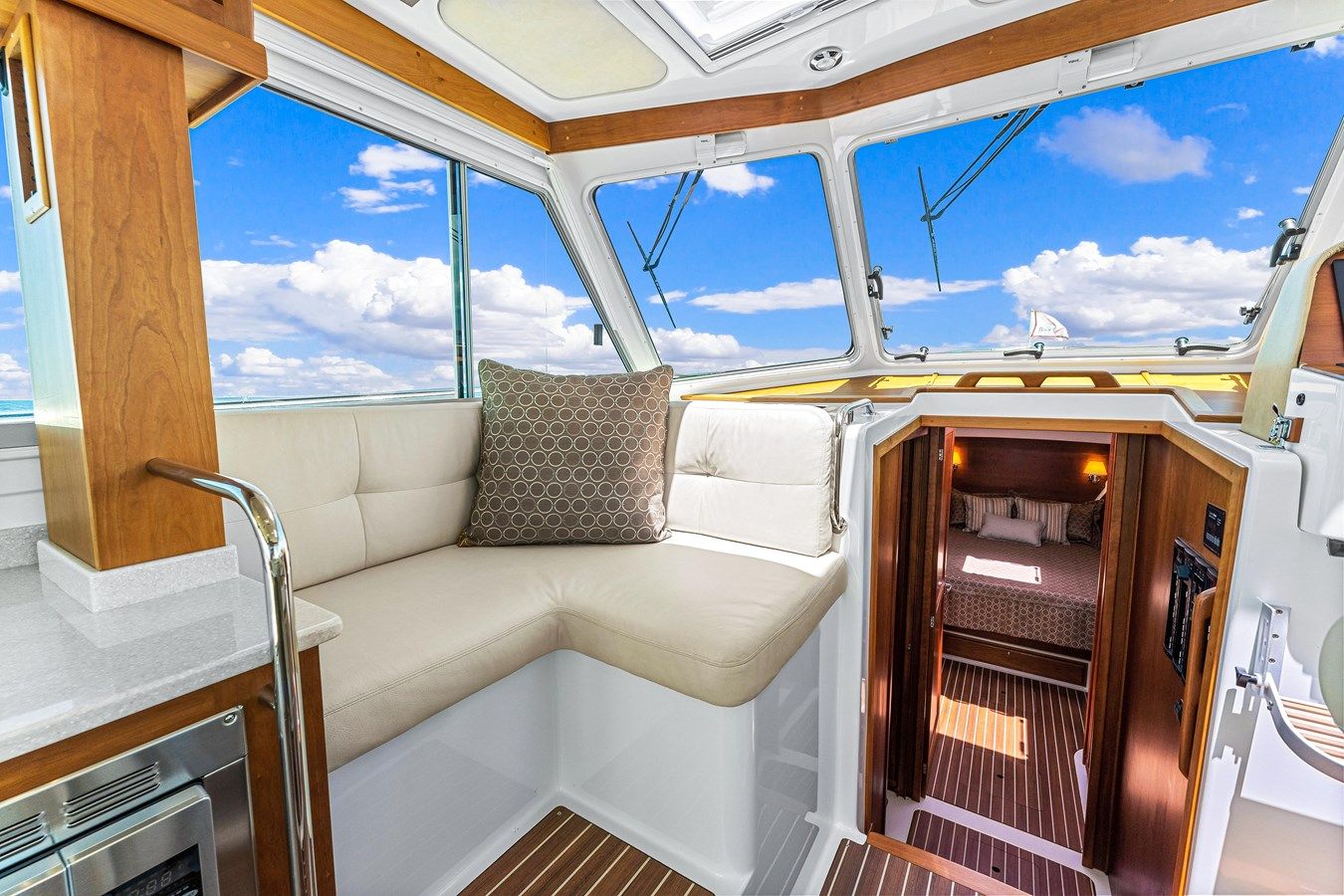 Купить яхту Skamp II 41 в Shestakov Yacht Sales
