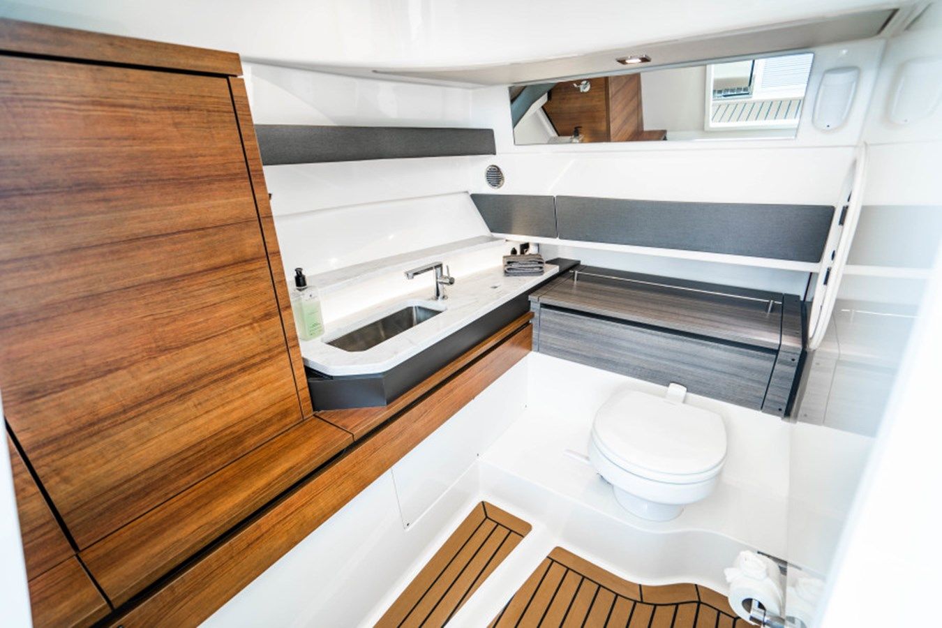 Купить яхту Supernatural в Shestakov Yacht Sales